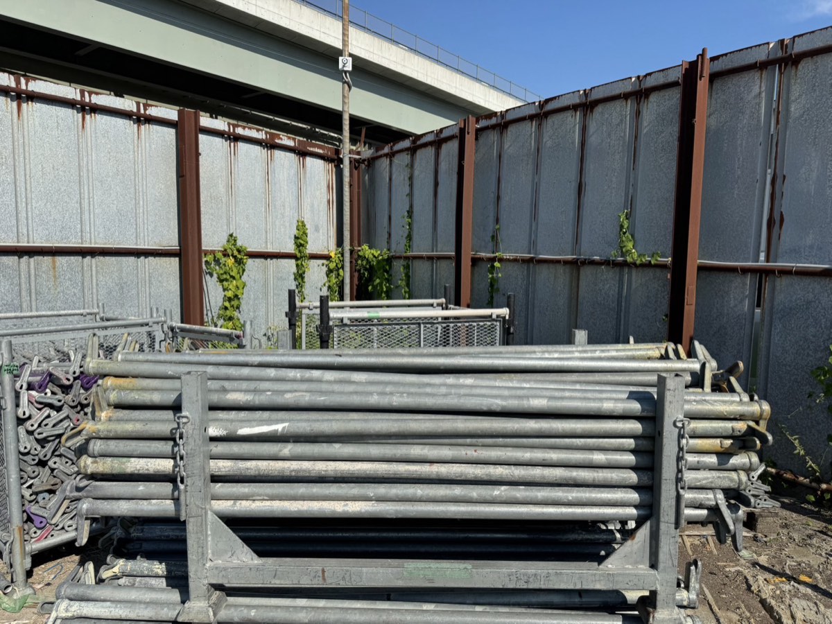 入荷した中古足場材